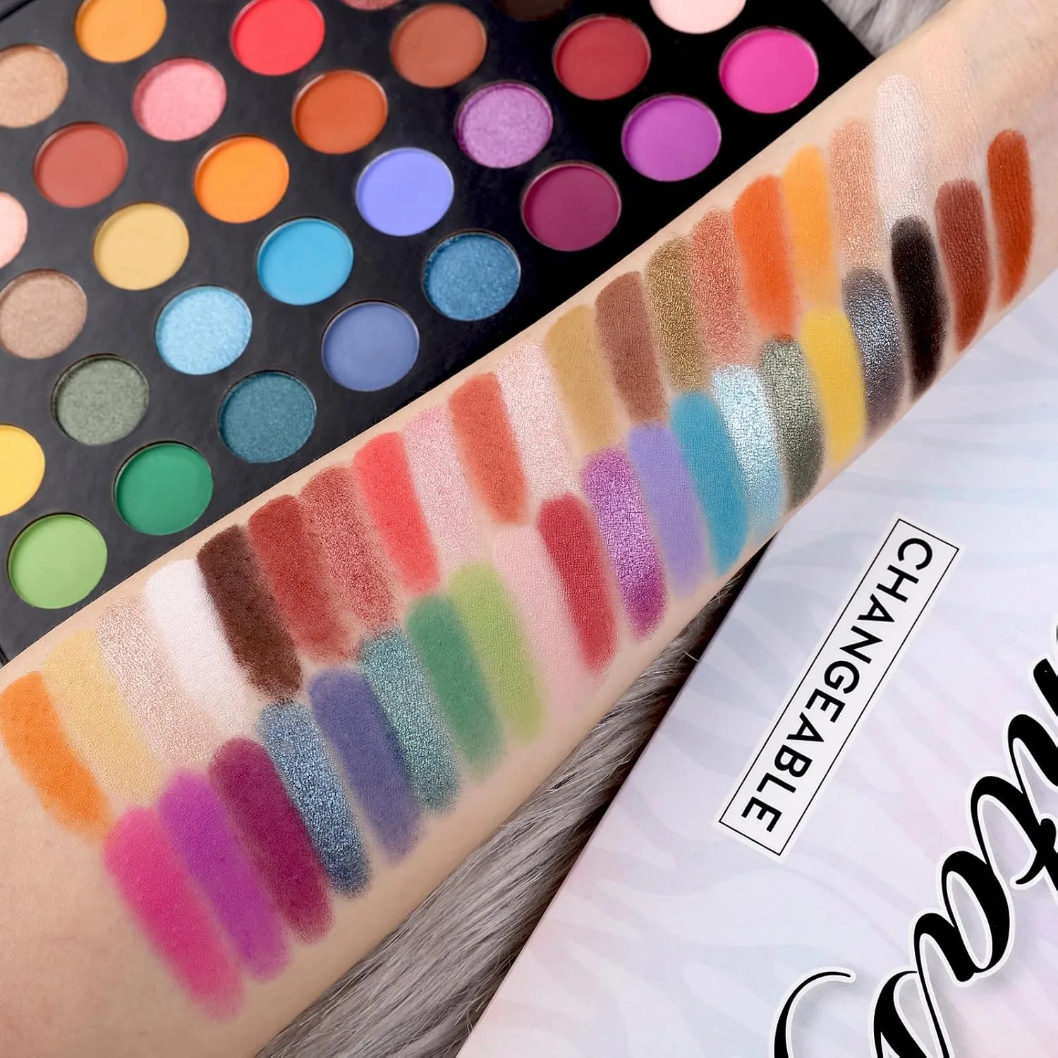 UCANBE Highly Pigmented Eye Makeup Palette